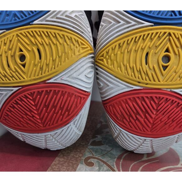 Nike Kyrie 5 "Friends" Basketball Shoes Size 11 Clean No Box - Picture 13 of 15